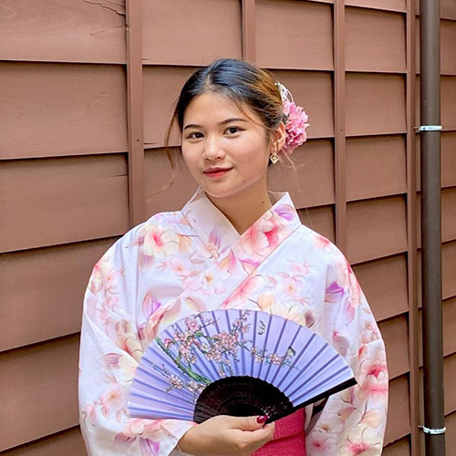 Tracy Hue Nguyen - Tour Operator